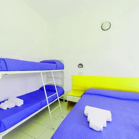 Hotel Paloma Front Chiringuitos Time