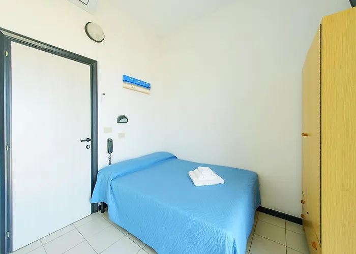 Paloma Front Chiringuitos Time